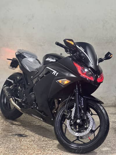 Kawasaki ninja 350cc 2021 model ( sports heavy bike )