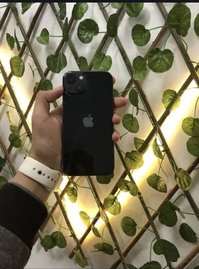 Iphone 13  ( sim working ) 100 Health