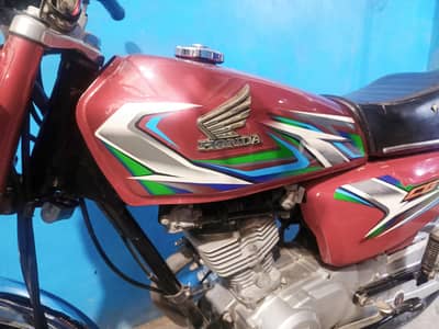 Honda CG-125cc. Seld engine Karachi Number