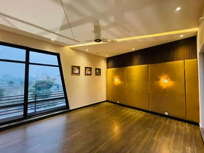 1 Kanal Beautiful House Is Available For Sale On Easy Instalments