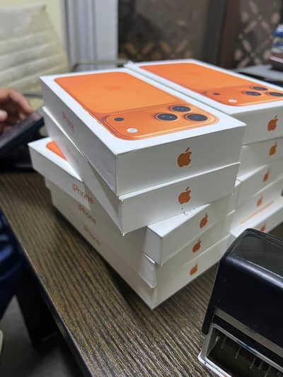 iphone 17 pro max Factory Unlock Non PTA Non Active Box Pack 256gb