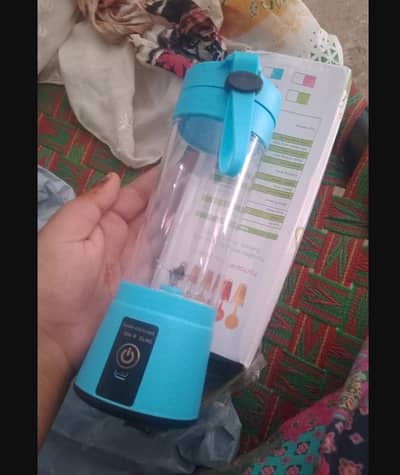 Rechargeable USB Juicer Bottle - Fresh Juice Kahin Bhi!