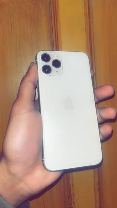 iPhone 11 pro 64GB Factory Unlock 84% btry health