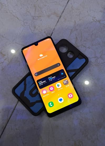 Samsung A32 6/128GB Ram mobile with charging cable for sale