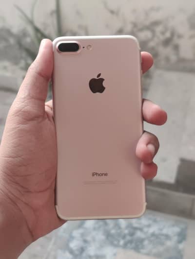 iphone 7plus 128GB PTA APPROVED all Oki lush phone just buy and use