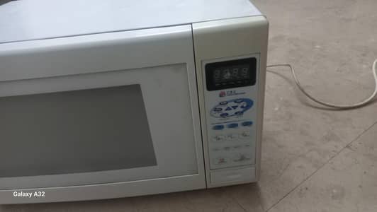 46 Litre , Microwave Wave , Nice Condition