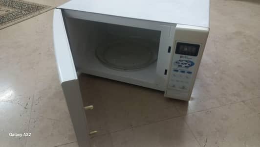 46 Litre , Microwave Wave , Nice Condition