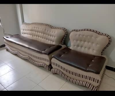 7 SEATER SOFA FOR SALE IN GOOD CONDITION