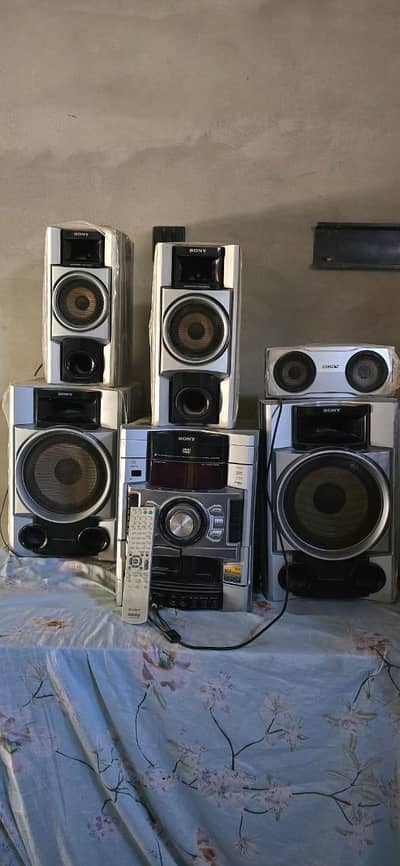 Sony HCD Model No 1200D Speaker and Woofer Saround and center