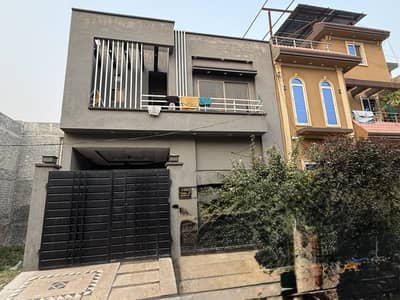5 Marla slightly use House For Sale In Bismillah Housing Scheme