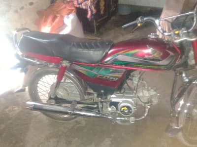 CD 70 bike contact with Whatsapp 0303/74/60/634