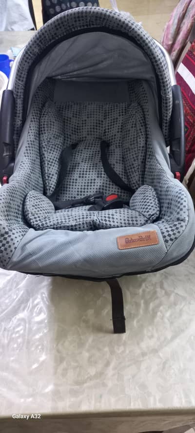 carrycot  _bacha party