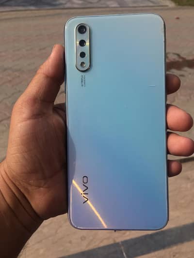 vivo s1 single hand use with box
