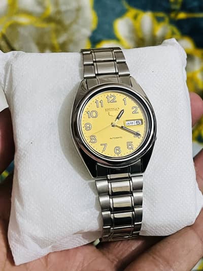 Seiko 5 7s26 glass back