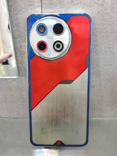 8+8 128 Full Box koi mshla nai