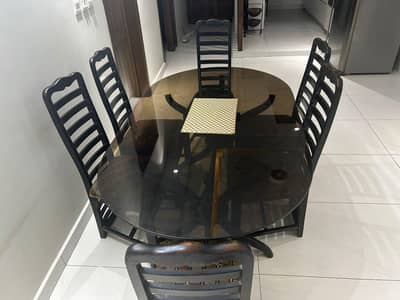 6 seater dinning table for sale in good condition