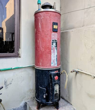 Two seasons used gas geyser