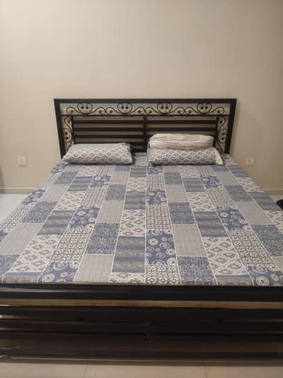 King bed with mattress