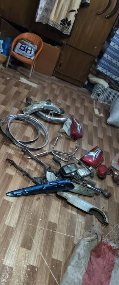 Honda 125 k original Saman ha jiss ko Lena ha rabta kre