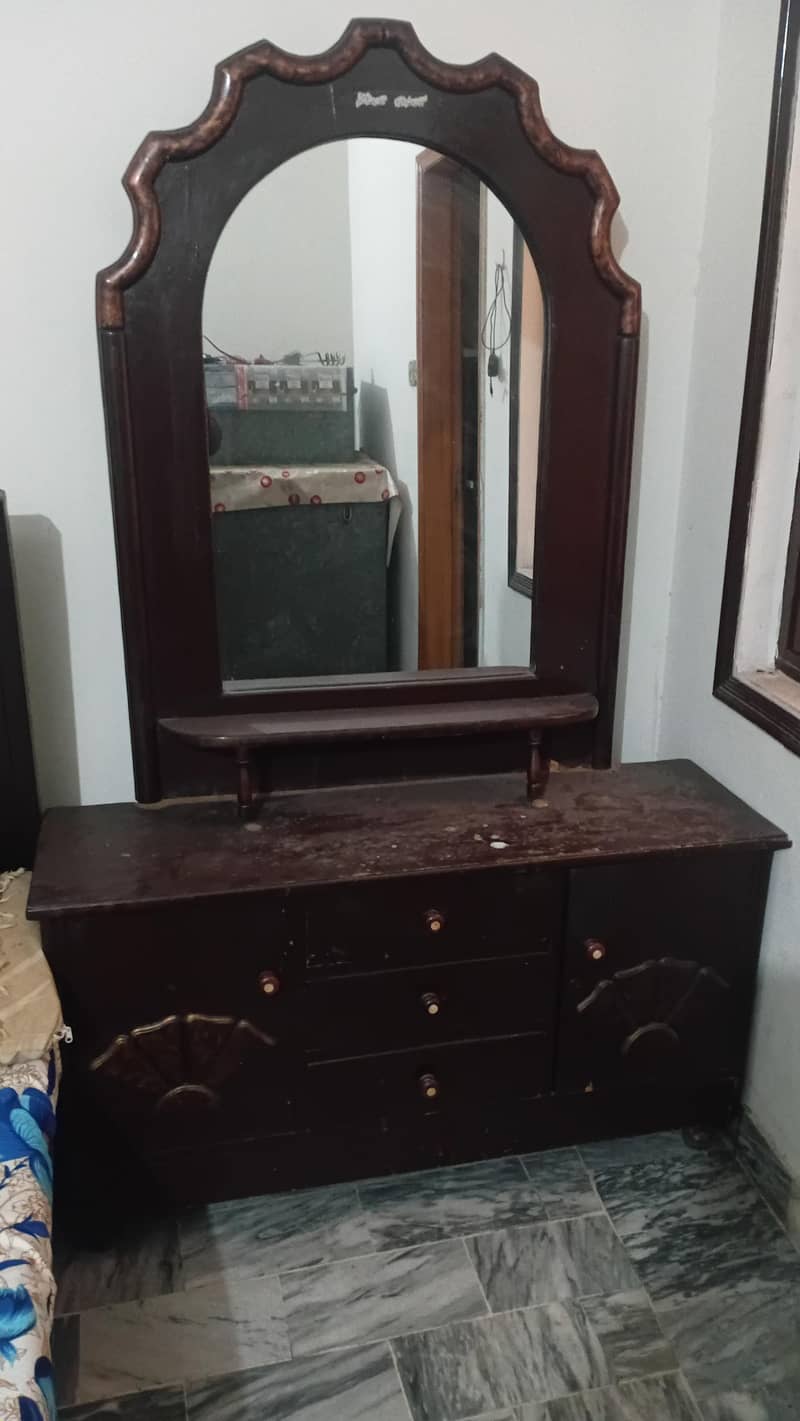 Dressing Table 3