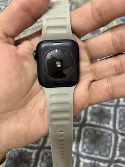 Apple watch SE (2nd generation) 10/10, Health 100