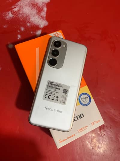Tecno spark 40 pro plus