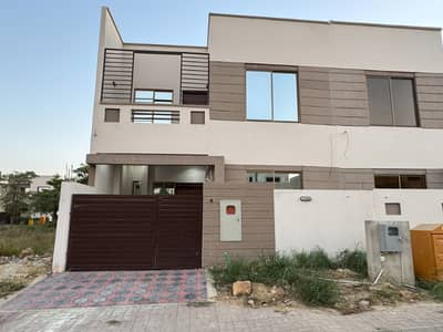 125 Sq Yd Luxury Villa in Ali Block, Bahria Town Karachi 3 Bedrooms, Drawing, Dining & American Kitchen, just 5 min drive from Main Gate BTK.