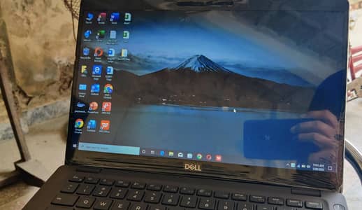 Dell Latitude series 5300 i5 8th generation 8gb 256gb SSD