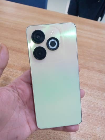 Infinix Smart 8  4+4 and 64gb 10/10 without box