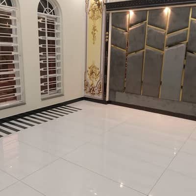 1 Kanal Brand New First Entry Upar Portion For Rent