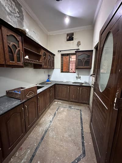 3 Marla Triple Storey House For Rent ( Farooq Colony Near Packages Mall)