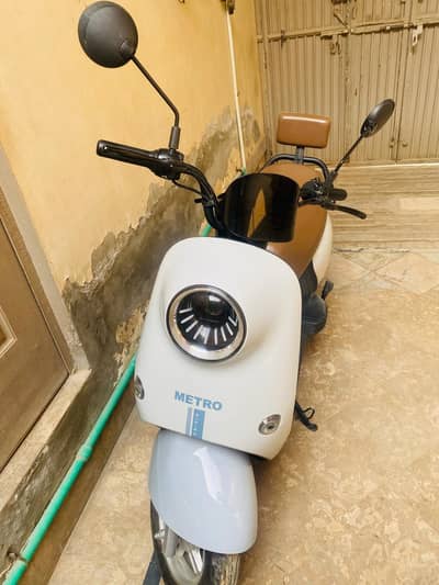 E. Bike Scooty Metro T9 ECO