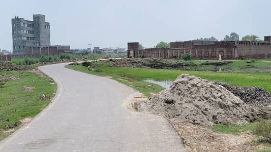 5 Kanal Two Sides Open Industrial plot