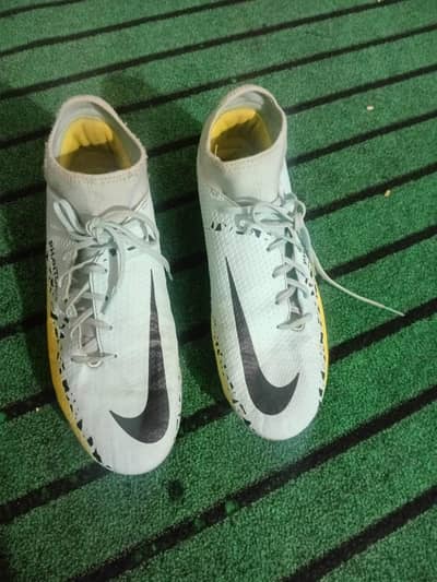 phantom shoes UK 9 size very good condition