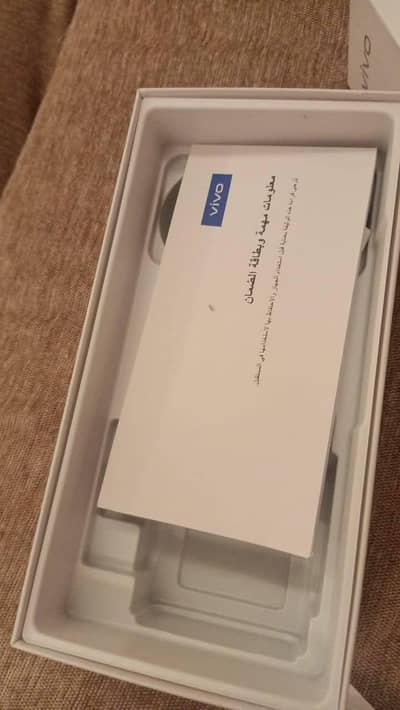 full new mobile  daba charger sath ha warranty ma ha