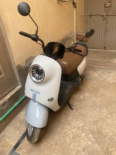 E. Bike Scooty Metro T-9 ECO