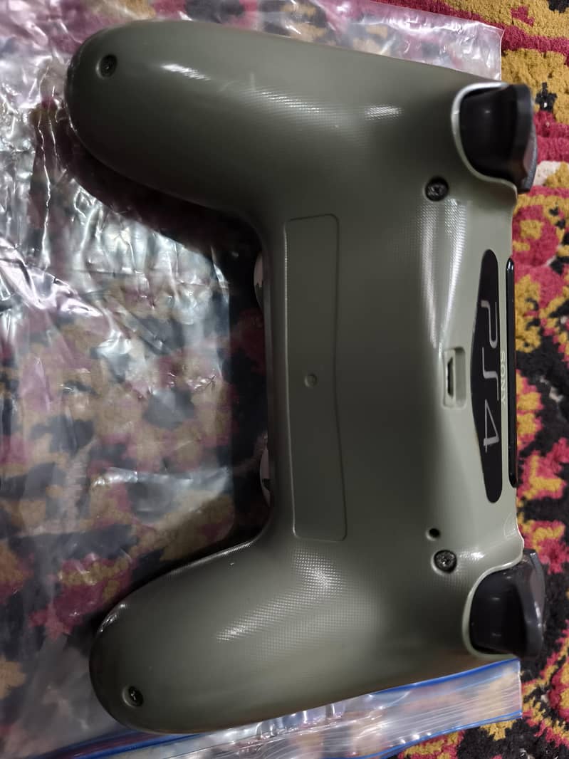 PS4 original controller 3