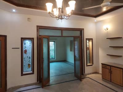 10 merla portion opper floor For Rent pak Arab Society ferozepur raod Lahore Near parak masjid markeit matro istashan bajli Pani Available gass