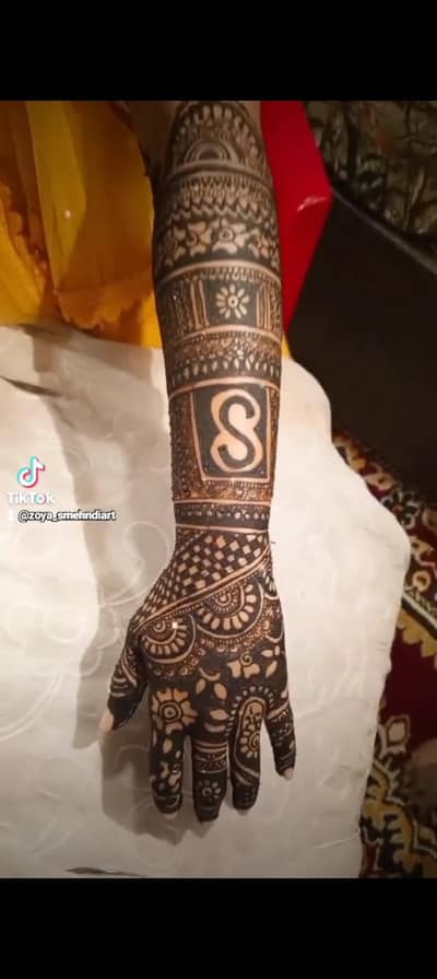 mehndi artist