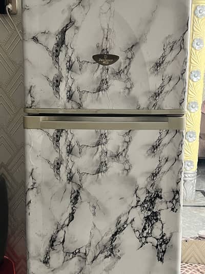 Dawlance Refrigerator – Ideal Standard Size for Home Use