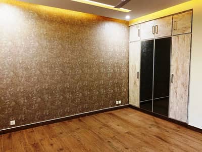 Park-Facing Ground Floor Apartment For Rent In Askari 11, Sector D Prime Location!