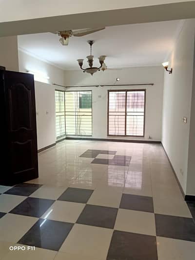 Hot Deal: Stylish 5-Bed SD House for Sale Near Park & Main Boulevard 10Kva Solar Installed