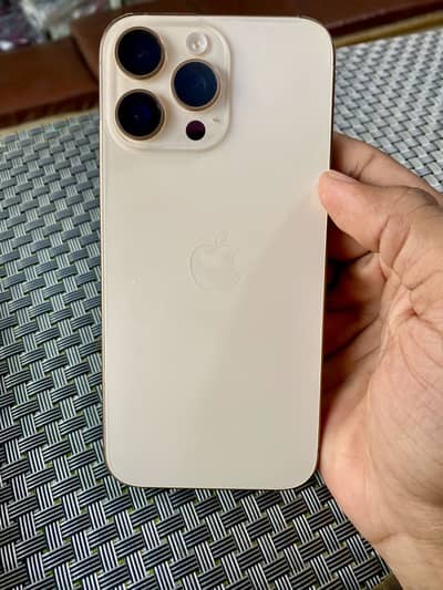 16 pro max deasert titanium