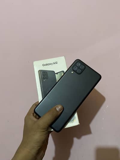 Samsung A12 4/128 with box