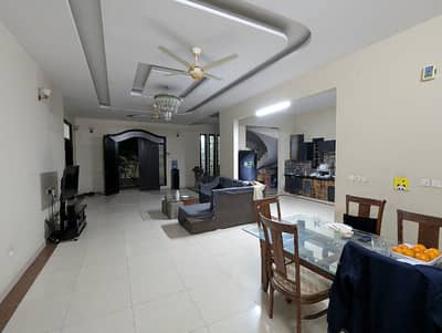 three bed dd ground floor portion for rent in johar