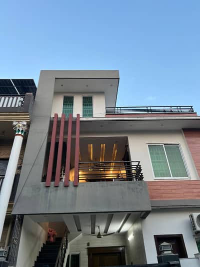 Upper portion for rent in G-11/1 furnished