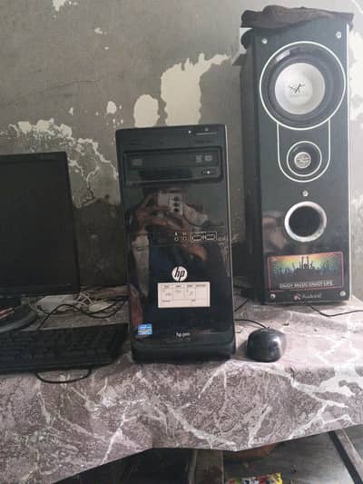 Core i5 / 3rd Gen  / 4 gb DDR 3 ram  /256 GB SSD hard