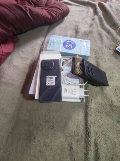 tecno camon 30s Ram8+8+256 last decision 10 by 10 contact. 03004272584