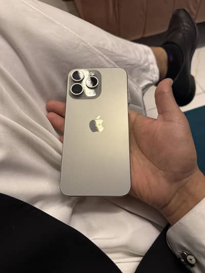 Iphone 15 pro max 256gb with box pta approved 10/10