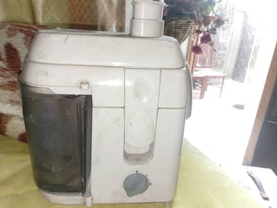 Used Black & Decker smart juicer